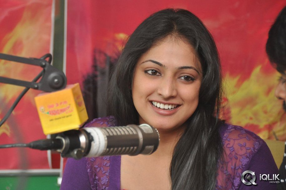 Galata-Movie-Team-at-Radio-Mirchi